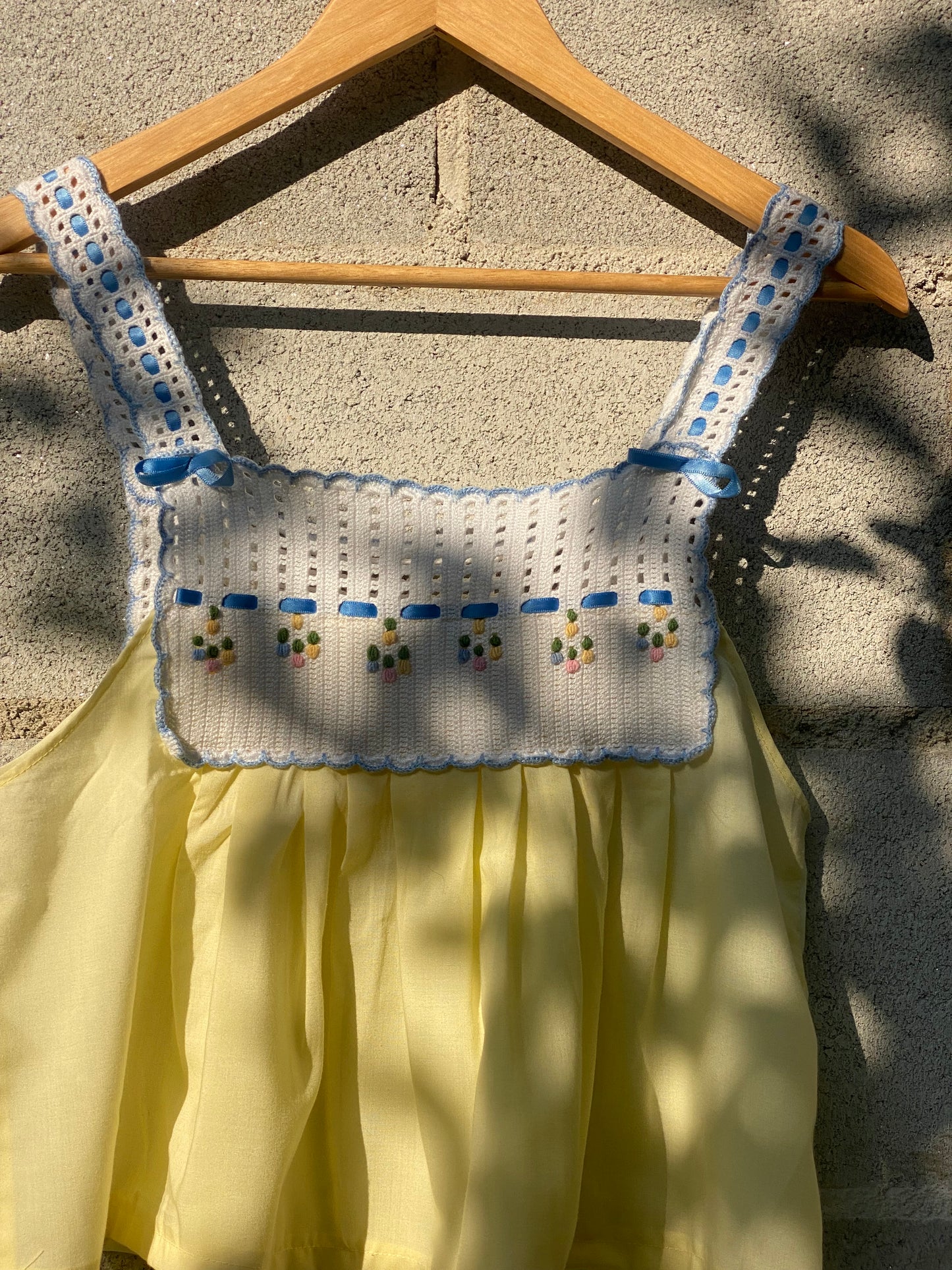 Top ganchillo amarillo